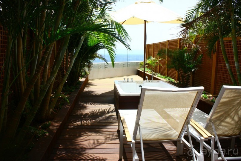 Isrotel Royal Beach 5* – большая и солидная гостиница прямо на берегу Красного моря. 