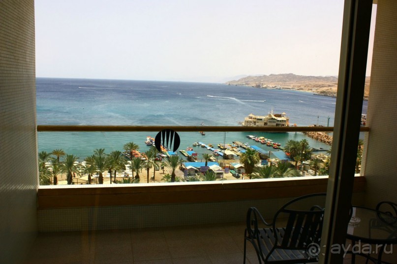 Isrotel Royal Beach 5* – большая и солидная гостиница прямо на берегу Красного моря. 