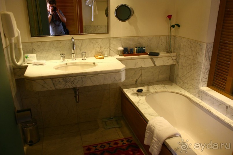 Isrotel Royal Beach 5* – большая и солидная гостиница прямо на берегу Красного моря. 