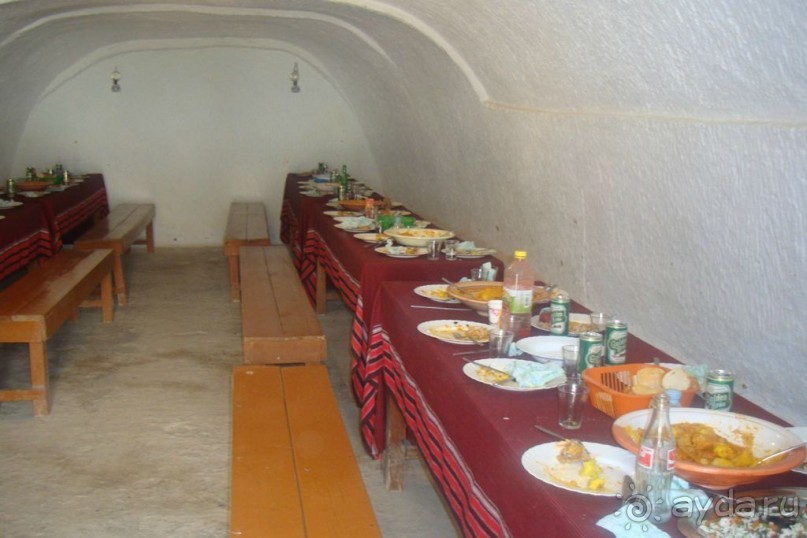 Перед пещерой троглодитов