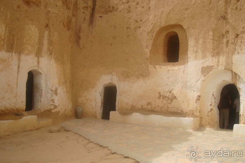 Телевизор в доме троглодитов