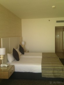 Столик с торшером и зеркало