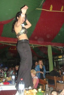 Фольклорное шоу Zin Bledi