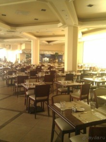 Crowne Plaza находится на берегу очень красивой лагуны