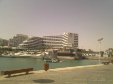 Crowne Plaza находится на берегу очень красивой лагуны