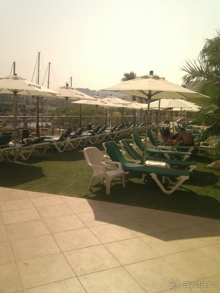 Crowne Plaza находится на берегу очень красивой лагуны