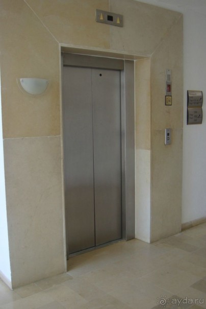 Лифт в отеле