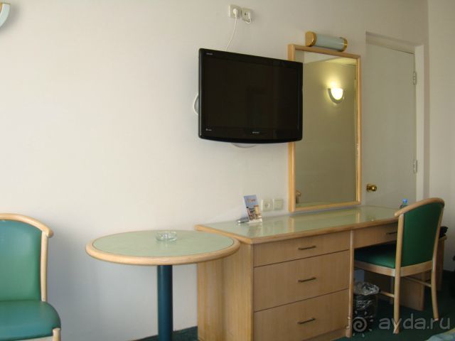 Номер POOL VIEW ROOM с кухней (3-х этажный корпус)