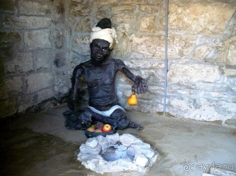 Храм огнепоклонников Атешгях. Суруханы. (30 км.от Баку)