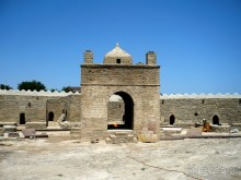 Храм огнепоклонников Атешгях. Суруханы. (30 км.от Баку)