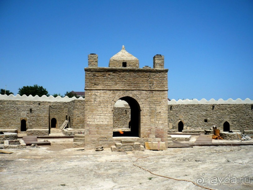 Храм огнепоклонников Атешгях. Суруханы. (30 км.от Баку)