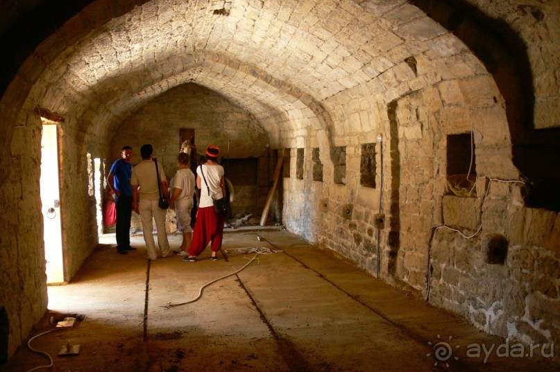 Храм огнепоклонников Атешгях. Суруханы. (30 км.от Баку)