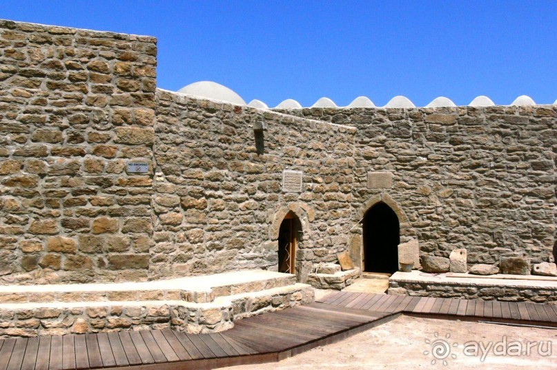 Храм огнепоклонников Атешгях. Суруханы. (30 км.от Баку)