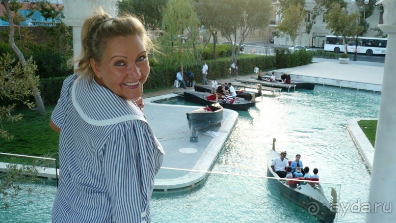 Бакинский бульвар и его стилизованная Венеция.