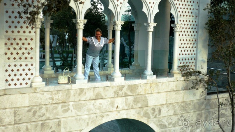 Бакинский бульвар и его стилизованная Венеция.