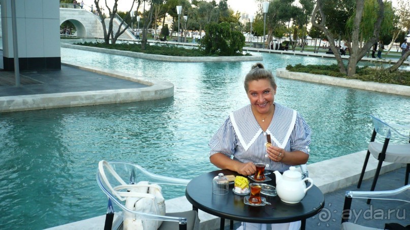 Бакинский бульвар и его стилизованная Венеция.