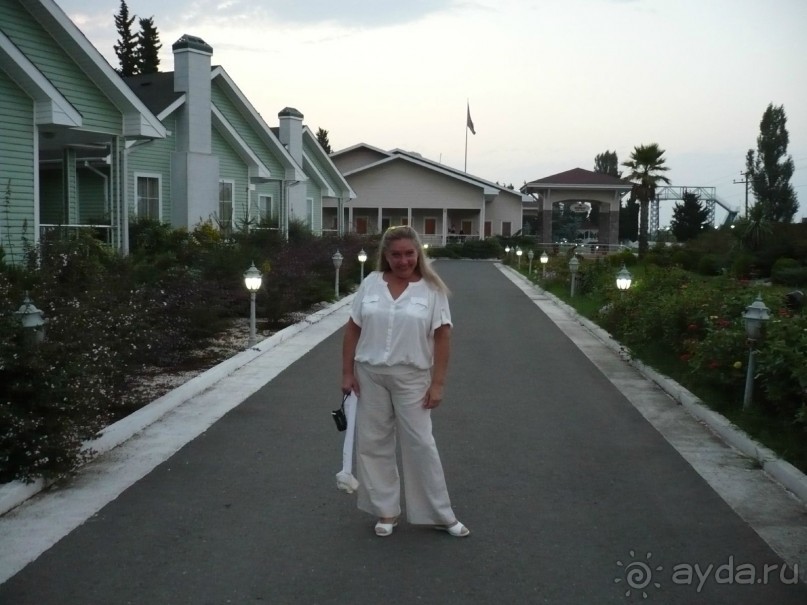  "Кавказ Сахил Отель" у Каспийского моря в Ленкорани. 