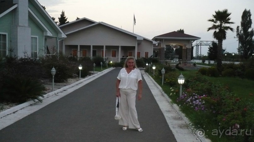  "Кавказ Сахил Отель" у Каспийского моря в Ленкорани. 