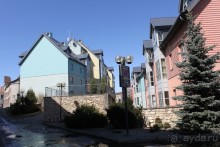 Буквально через дорогу от башни Старая Маргарита