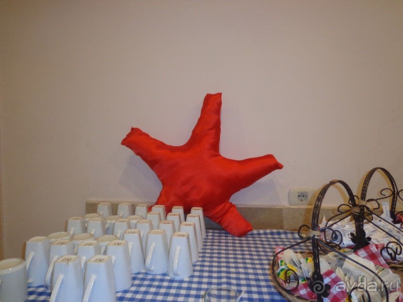 Ещё одно "украшение". Видимо, из кружка Умелые ручки!