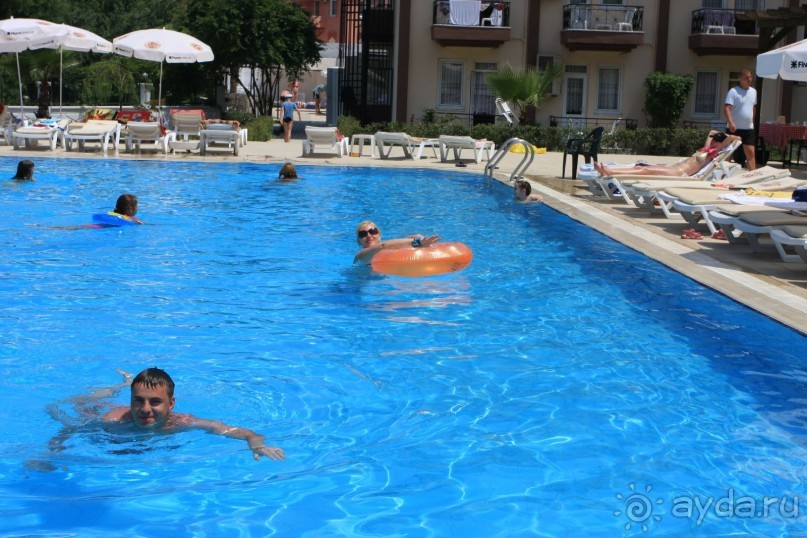 До четверки далеко