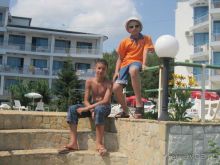 отель вполне приличный, всё равно ты там проводишь меньшую часть отдыха