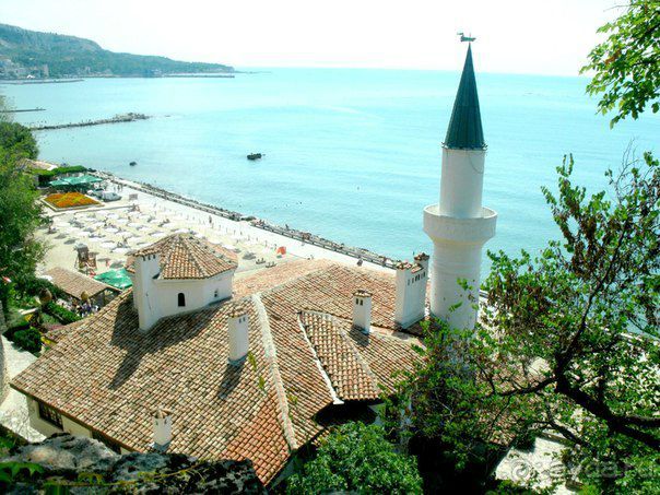 отель вполне приличный, всё равно ты там проводишь меньшую часть отдыха