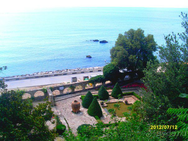 отель вполне приличный, всё равно ты там проводишь меньшую часть отдыха