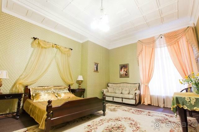 Мини-отель "Золотая середина".