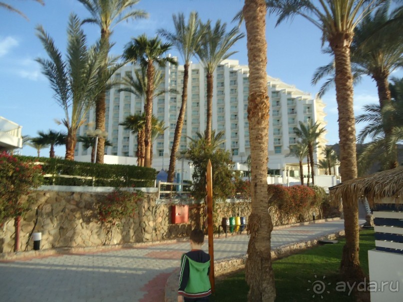 Вроде бы все, что пишут плохое - правда, но нам очень понравилось. Не зацикливайтесь