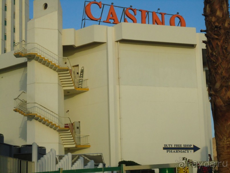 Вроде бы все, что пишут плохое - правда, но нам очень понравилось. Не зацикливайтесь