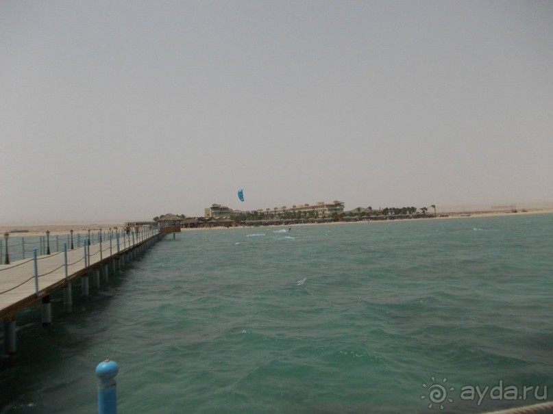 нет моря-вход плохой, купаться с понтона опасно