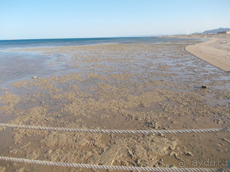 нет моря-вход плохой, купаться с понтона опасно