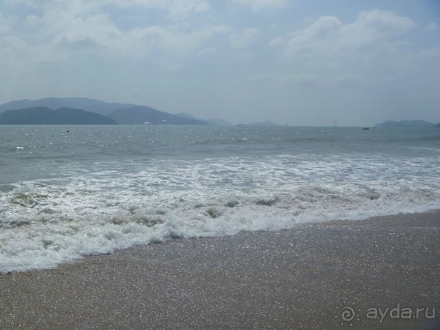 Пляж напротив отеля