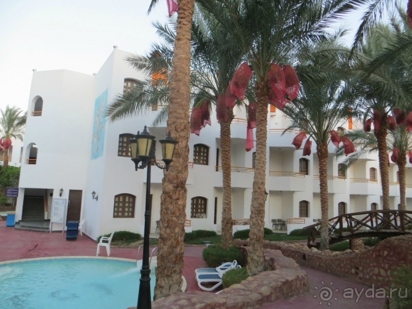 отель на 4 с замечательным  пляжем в бухте