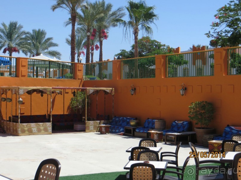 отель на 4 с замечательным  пляжем в бухте