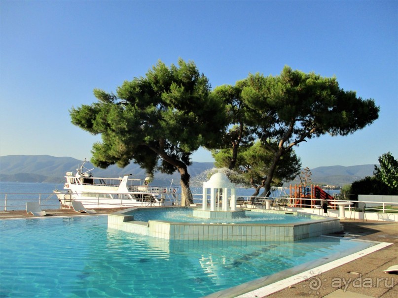 Греческая "кругосветка". Пелопоннес. Посёлок Истмия.