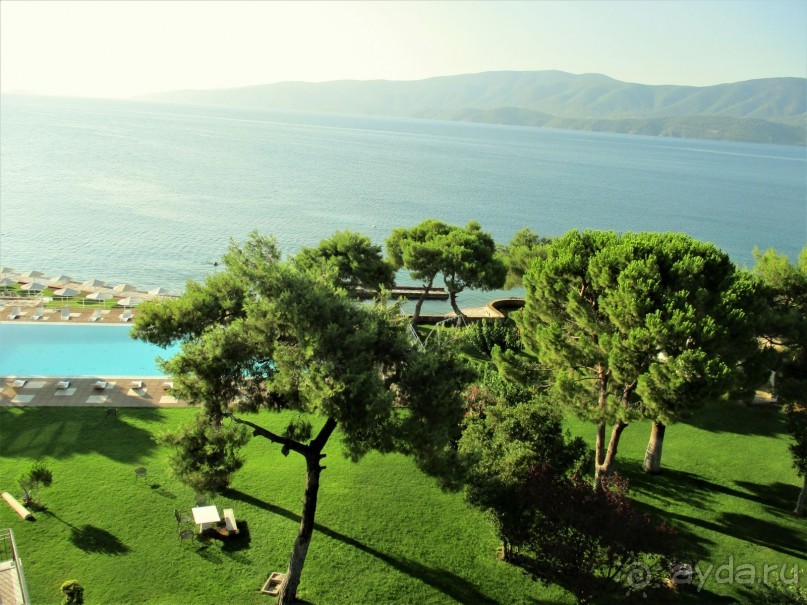 Греческая "кругосветка". Пелопоннес. Посёлок Истмия.