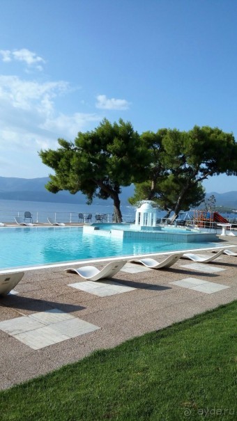 Греческая "кругосветка". Пелопоннес. Посёлок Истмия.