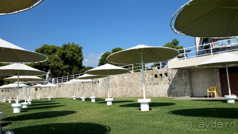 Греческая "кругосветка". Пелопоннес. Посёлок Истмия.