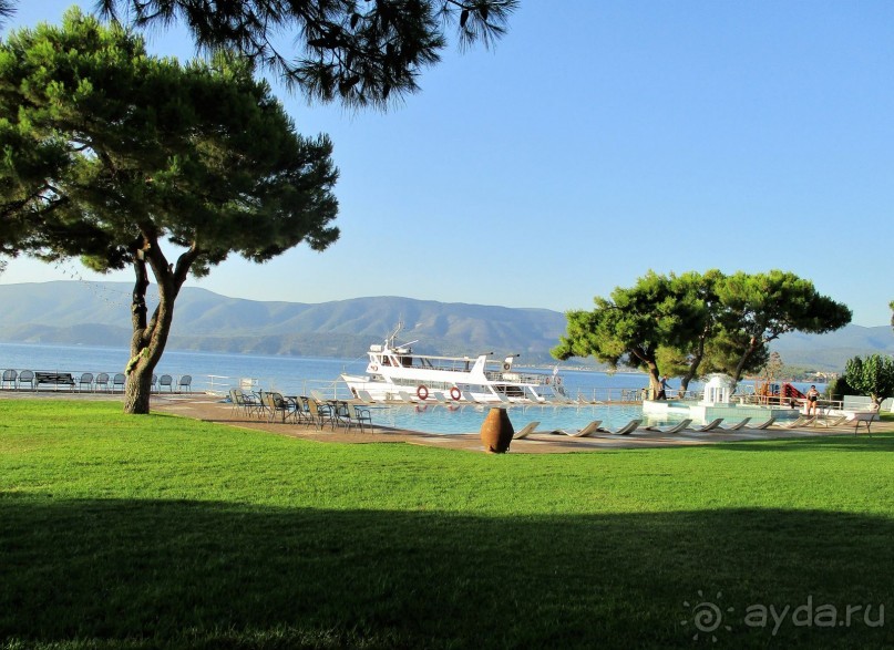 Греческая "кругосветка". Пелопоннес. Посёлок Истмия.