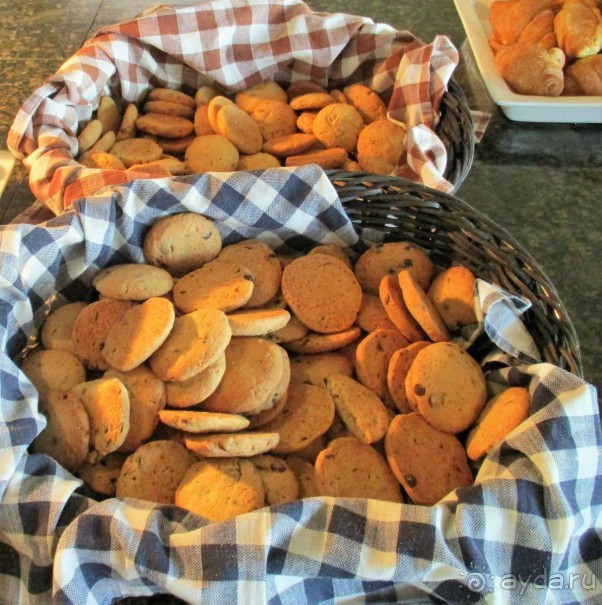 Греческая "кругосветка". Пелопоннес. Посёлок Истмия.