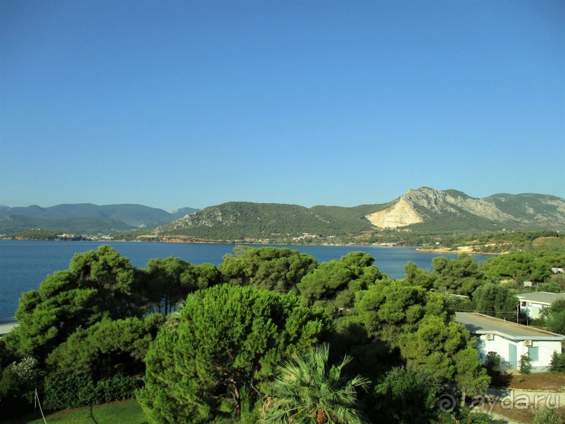 Греческая "кругосветка". Пелопоннес. Посёлок Истмия.