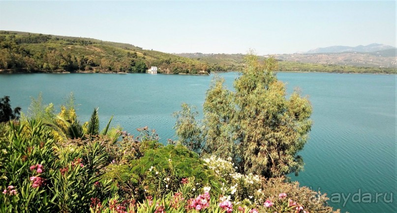 Греческая  "кругосветка". Современные Афины. Озеро Марафон.