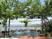 Греческая  "кругосветка". Современные Афины. Озеро Марафон.