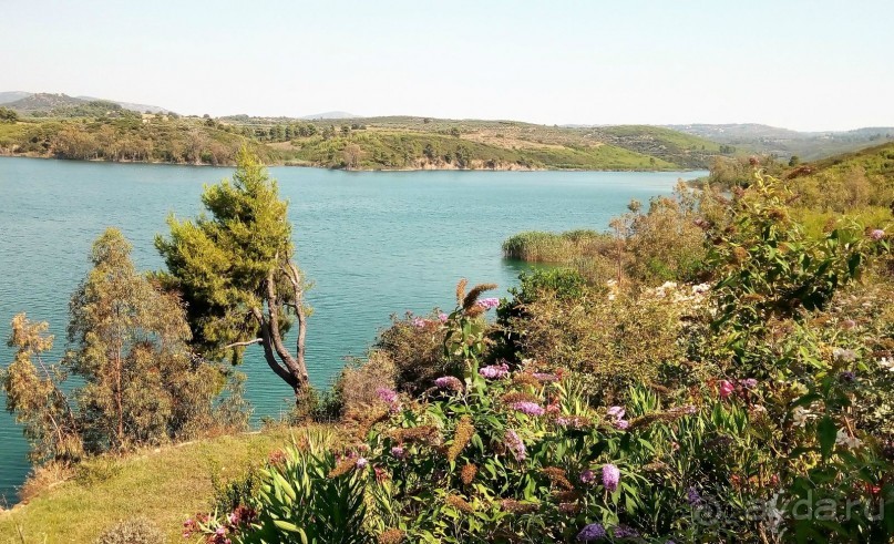 Греческая  "кругосветка". Современные Афины. Озеро Марафон.