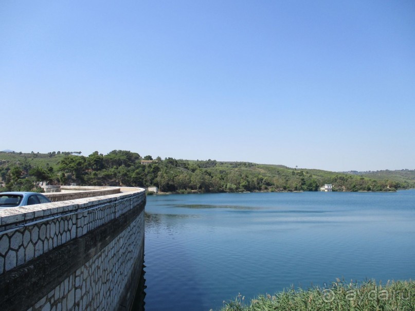 Греческая  "кругосветка". Современные Афины. Озеро Марафон.