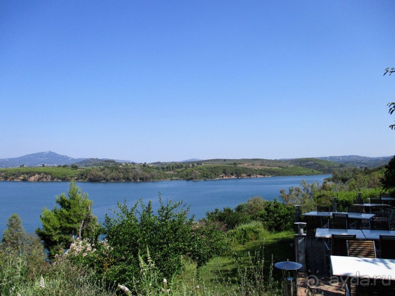 Греческая  "кругосветка". Современные Афины. Озеро Марафон.