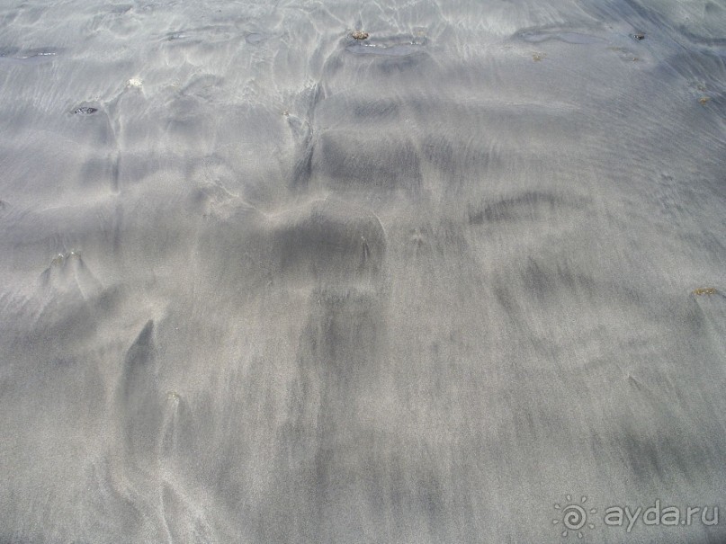 Песок. Сегодня - серебристый.