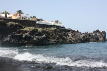 Городок Пуэрто де Сантьяго.   Пляж Ла Арена (Playa de la Arena). 